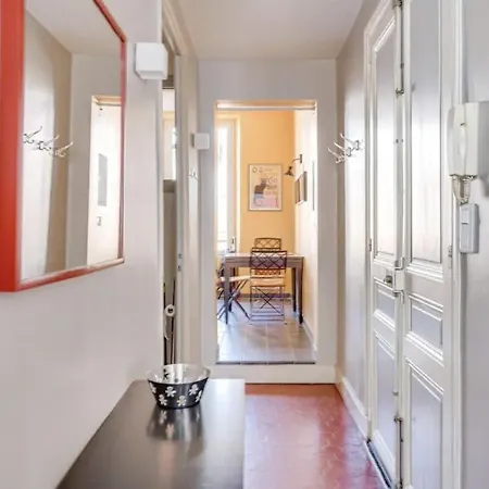 A084-welcoming In Rue D'antibes The Heart Of * カンヌ